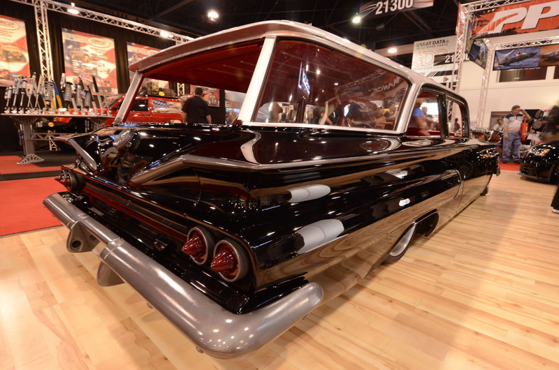Illustration for article titled Vintage '60 Chevy Wagon at SEMA